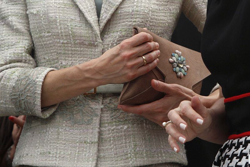 The purse of Spain's Princess Letizia is seen during a public ceremony ahead of the 500th anniversary in 2013 of the discovery of the "South Sea," or Pacific Ocean, by Spanish explorer Balboa, in Panama City