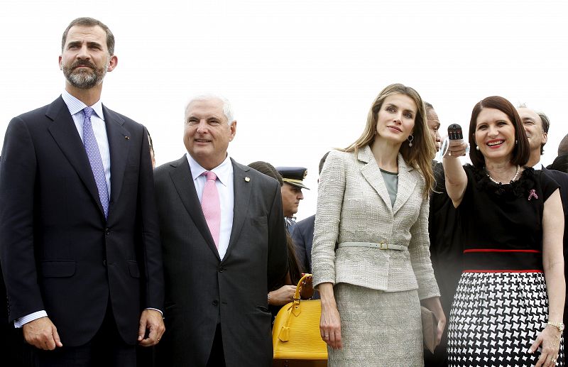 Los príncipes de Asturias, don Felipe y doña Letizia, el presidente de Panamá, Ricardo Martinelli  y su esposa, Marta Linares, a su llegada a los actos Conmemorativos del V Centenario del Descubrimiento del Pacífico por Nuñez de Balboa.