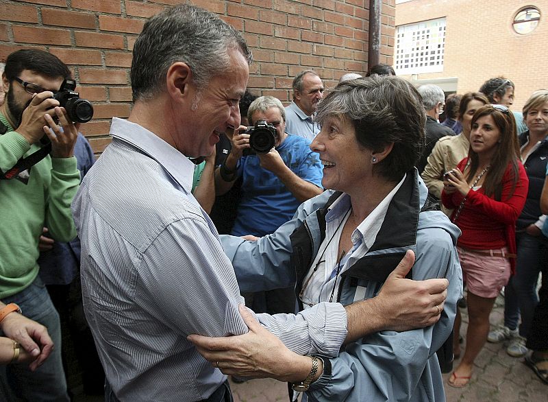 ÍÑIGO URKULLU Y LAURA MINTEGI EN EL KILOMETROAK