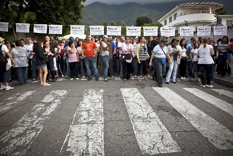 ABREN LOS COLEGIOS ELECTORALES PARA LOS COMICIOS PRESIDENCIALES DE VENEZUELA