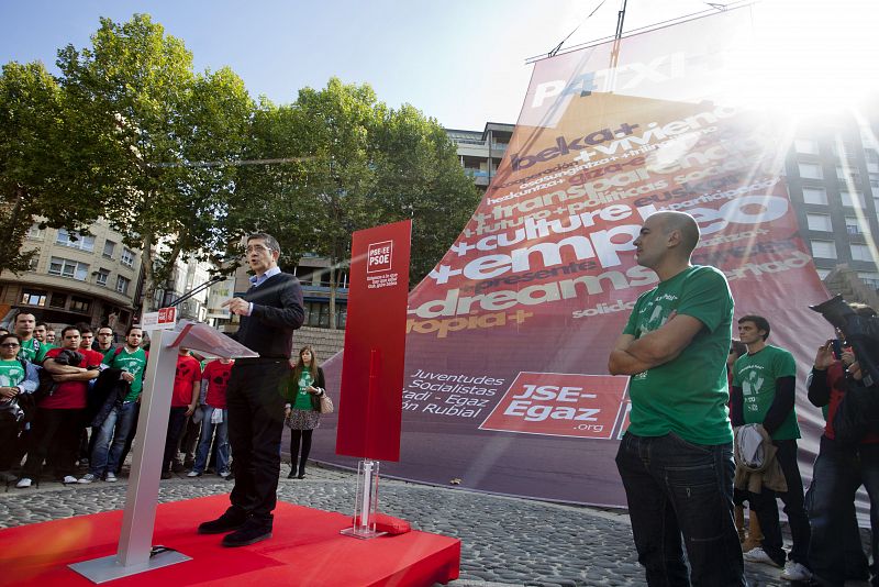 PATXI LÓPEZ EN ACTO POLÍTICO EN VITORIA