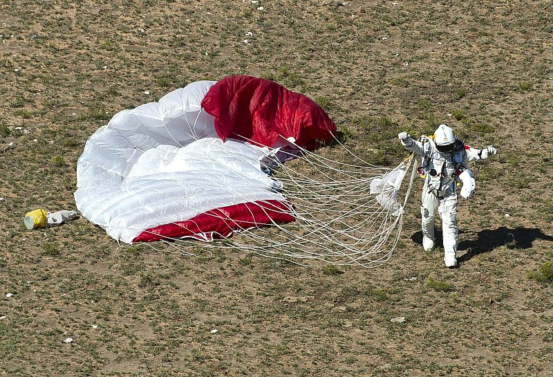 Con este salto, Baumgartner logró batir tres de los cuatro récords mundiales que trataba de desafiar la misión de Red Bull Stratos.