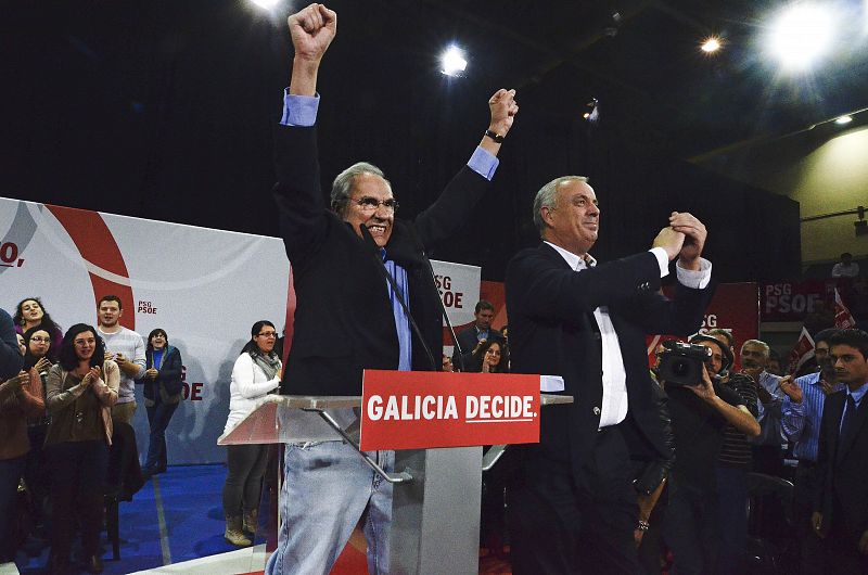 PACHI VÁZQUEZ Y ALFONSO GUERRA EN EN UN MITIN EN OURENSE