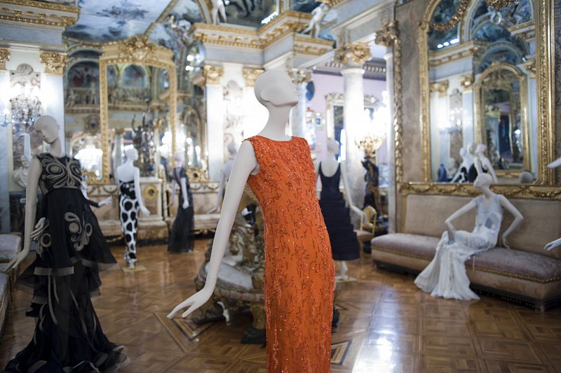 El museo Cerralbo acoge la exposición La moda es Sueño que recoge el talento español de los últimos 25 años.