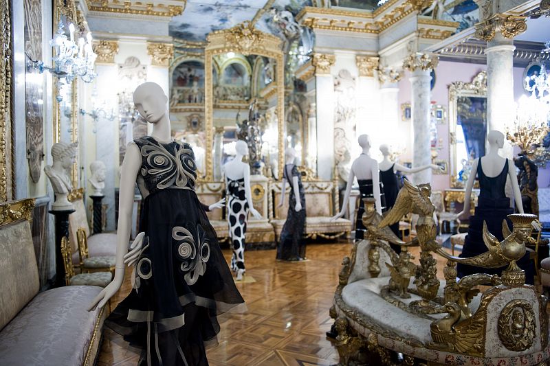 El museo Cerralbo acoge la exposición La moda es Sueño que recoge el talento español de los últimos 25 años.