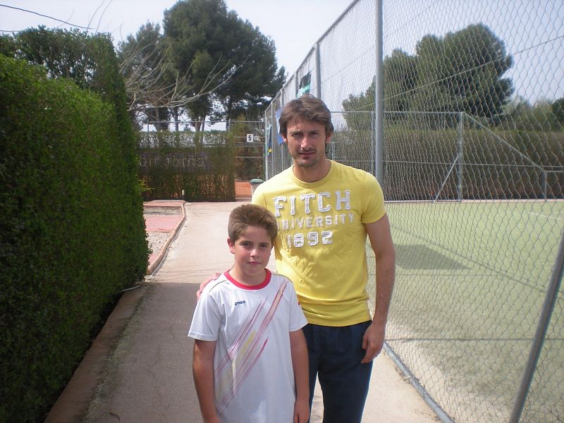 Fotografia de mi hijo Javier con J. Carlos Ferrero en Academia Equelit