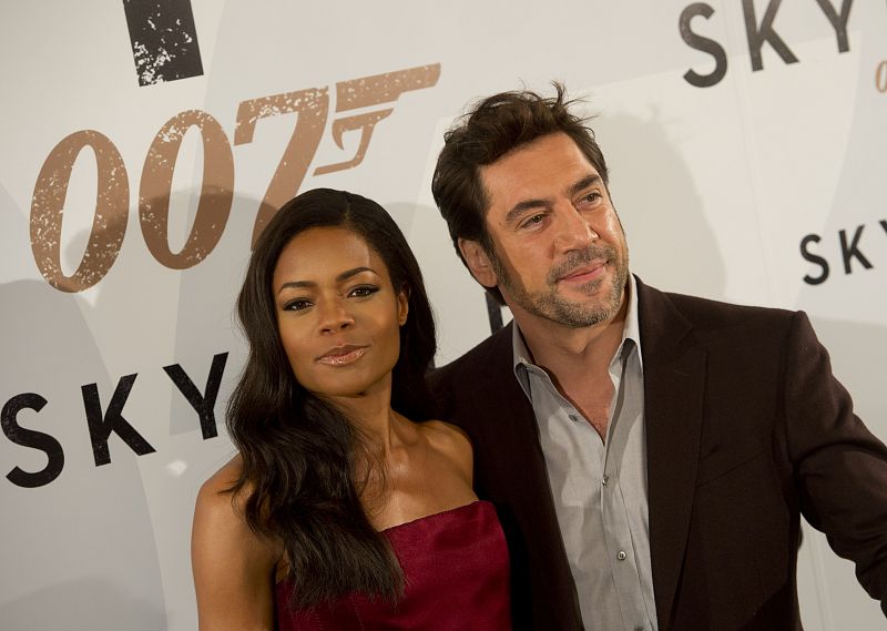 Javier Bardem y su compañera de reparto, la actriz británica Naomie Harris