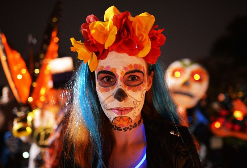 En esta ocasión nos vamos al desfile de Halloween celebrado en Baltimore (Maryland), en donde vimos a varios participantes con disfraces terroríficos de inspiración tribal.