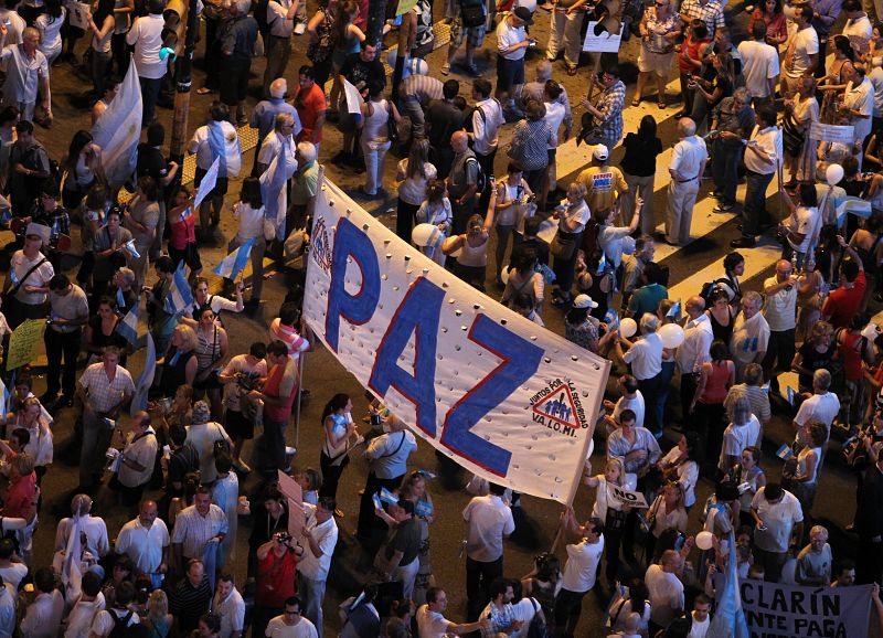 INICIAN PROTESTAS DEL "8N" CONTRA EL GOBIERNO DE CRISTINA FERNÁNDEZ