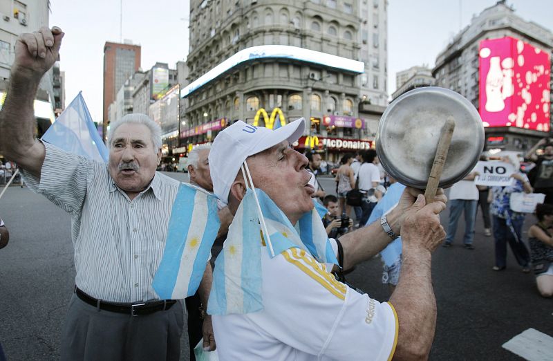 INICIAN PROTESTAS DEL "8N" CONTRA EL GOBIERNO DE CRISTINA FERNÁNDEZ