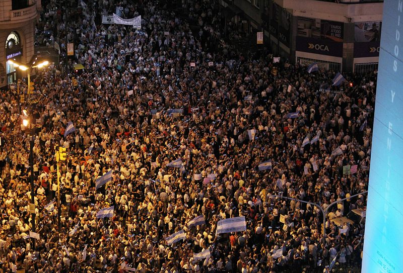 INICIAN PROTESTAS DEL "8N" CONTRA EL GOBIERNO DE CRISTINA FERNÁNDEZ