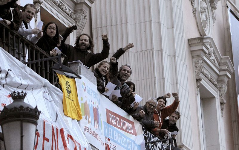 Trabajadores culturales se manifiestan frente al Teatro Español