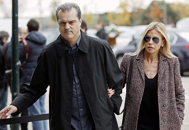 El presentador Ramón García y su mujer Patricia Cerezo, visitan la capilla ardiente de Miliki