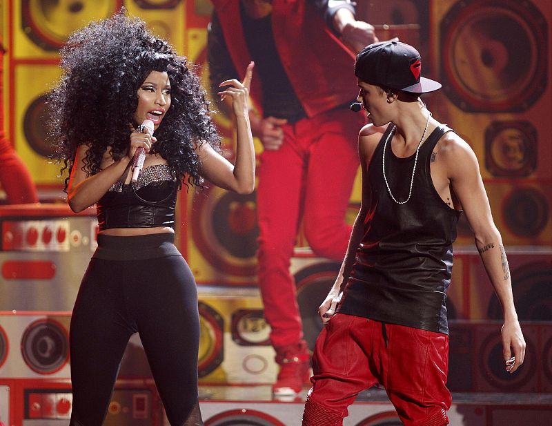 Justin Bieber actuó junto a Nicki Minaj