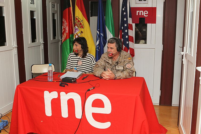 El equipo capitaneado por Mamen Asencio ha emitido dos programas especiales desde la base militar de Herat.
