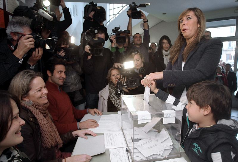 Alicia Sánchez-Camacho vota en las elecciones catalanas