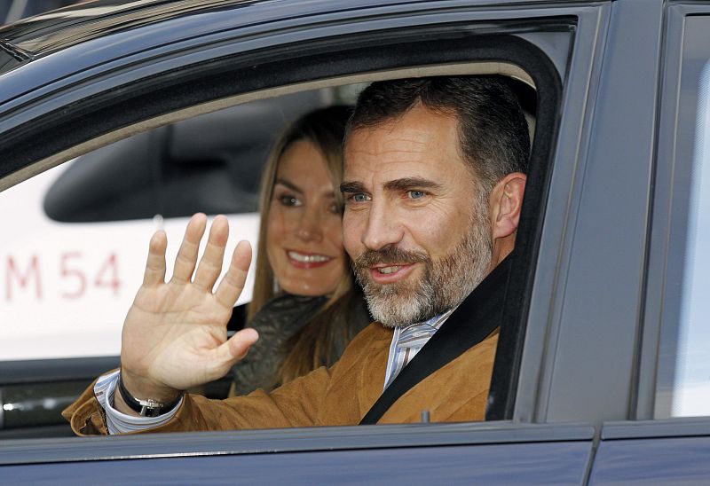 Los príncipes de Asturias visitan al rey