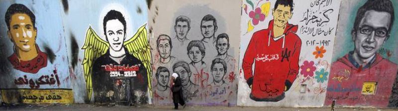 El muro de tres metros levantado por las autoridades en la calle Mohamed Mahmud de El Cairo se ha convertido en un recordatorio de los activistas asesinados