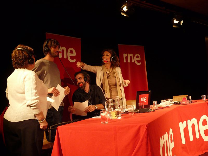 Los oyentes de 'Nunca es tarde' participan en un karaoke improvisado