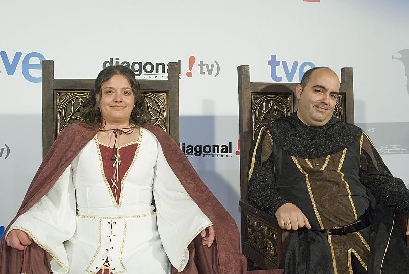 Los actores de 'Isabel' con los fans