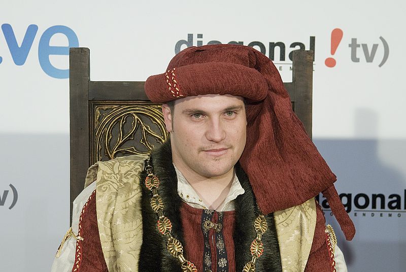 Los actores de 'Isabel' con los fans