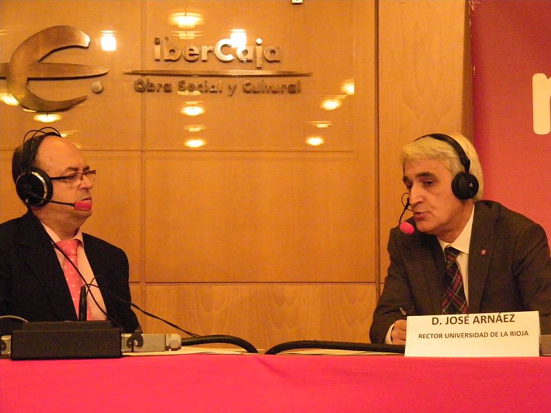 Manolo HH y el rector de la Universidad de La Rioja, José Arnáez.