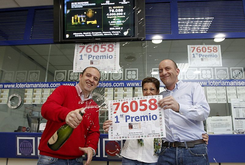 Manises celebra haber repartido el Premio Gordo