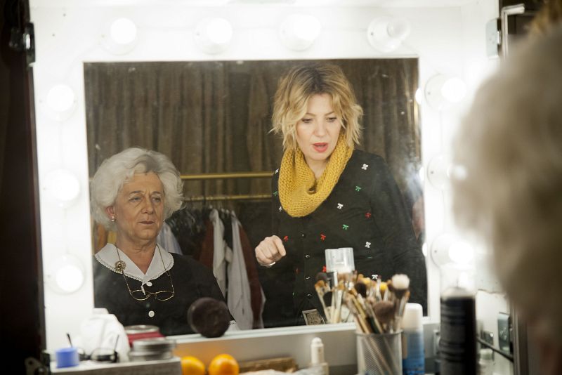Josema Yuste en maquillaje, caracterizado como madre del director del 'Hotel 13 estrellas'