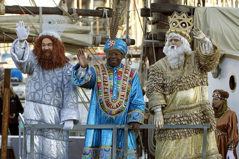 Los Reyes Magos a su llegada a Barcelona