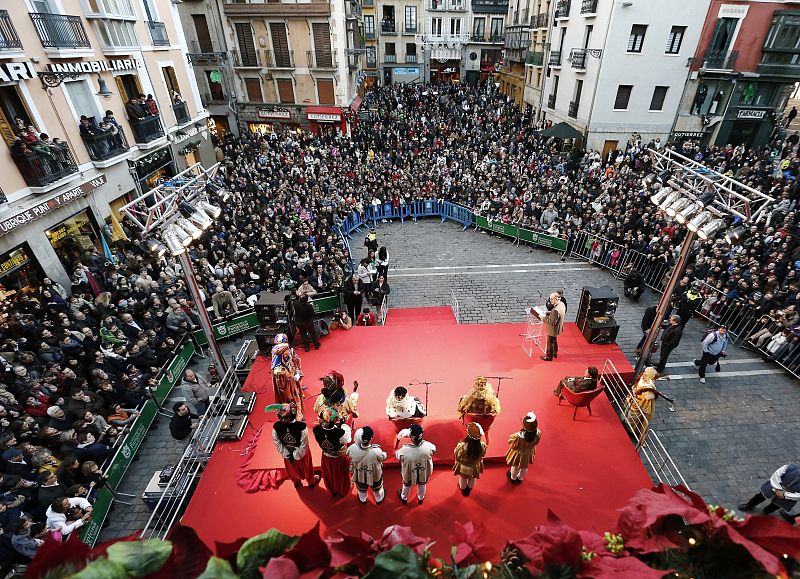 Llegada de los Reyes a la plaza Consistorial de Pamplona