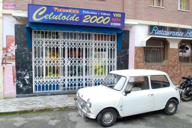 El videoclub de Desi, uno de los nuevos negocios de la plaza de San Genaro