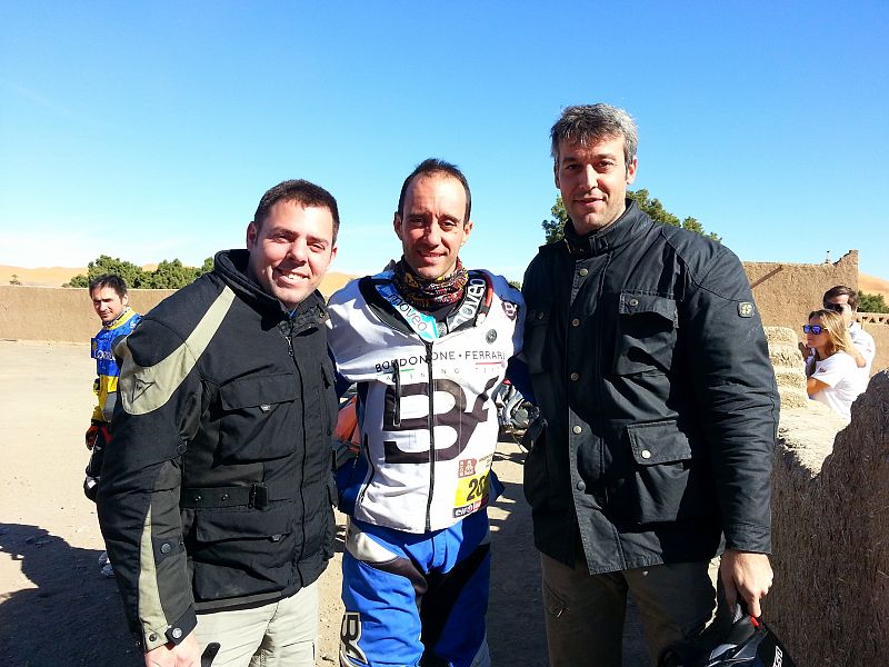 Con Gerard Farrés en las dunas de Merzouga