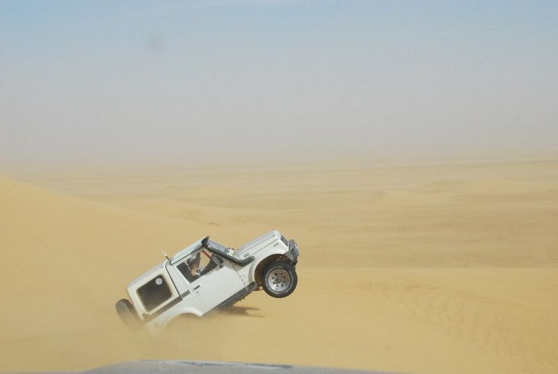 suzuki en el desierto