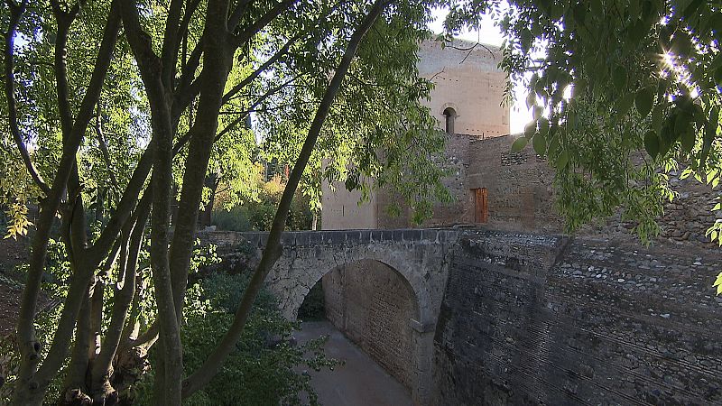 Crónicas - La Alhambra - El acueducto que conduce el agua a la Alhambra