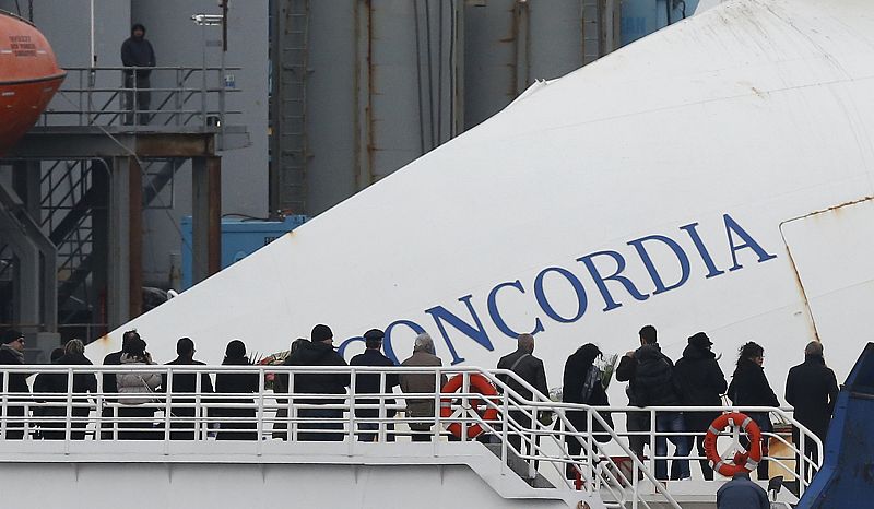 Homenaje a las víctmas del Costa Concordia en la isla de Giglio