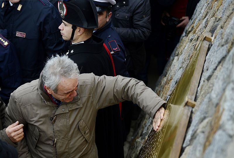 Homenaje a las vícitmas del Costa Concordia un año después de la tragedia