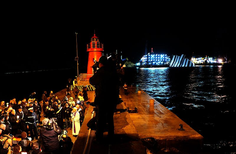 Homenaje a las víctimas del Costa Concordia en Giglio un año después