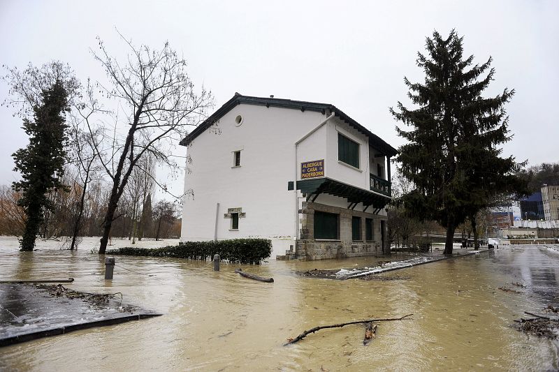 PROBLEMAS EN LA RED VIARIA E INUNDACIONES EN NAVARRA POR LA NIEVE Y LA LLUVIA