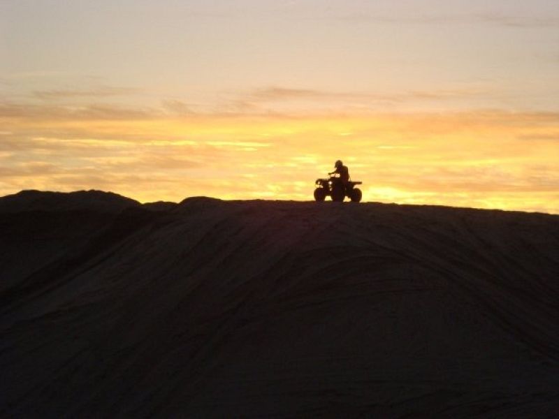 atardecer en las dunas de atacama