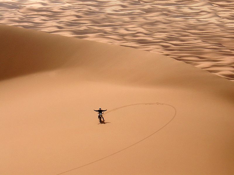 DESIERTO EN MOTO