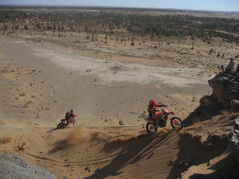 Trialera de arena en el desierto...