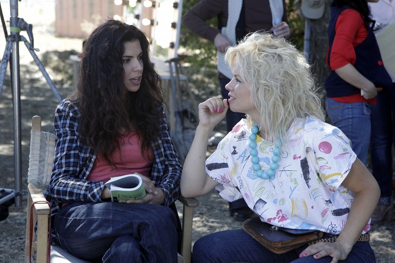 Inés y Pili durante uno de los descansos del rodaje.