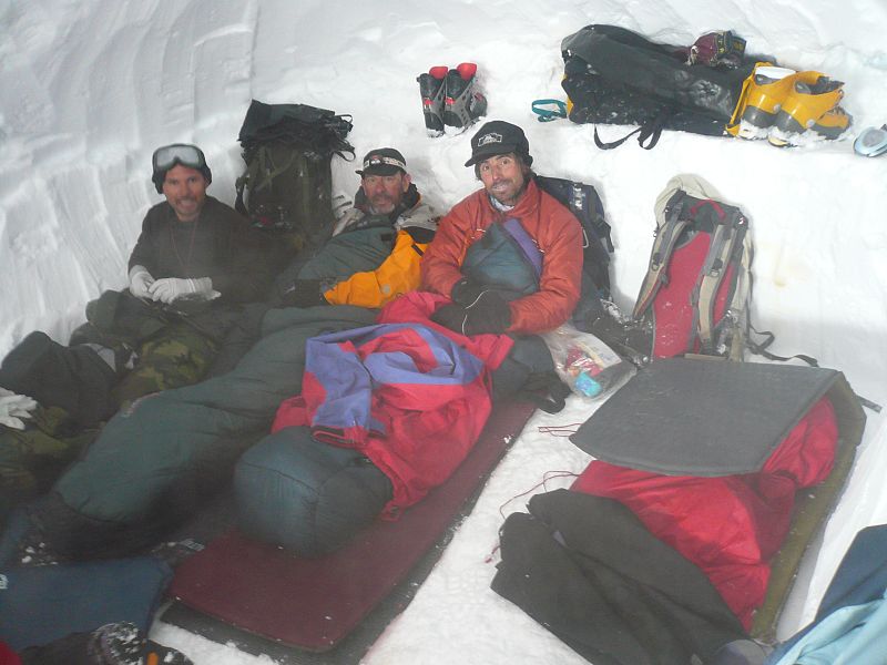 Tres de los miembros del equipo sufrieron congelaciones