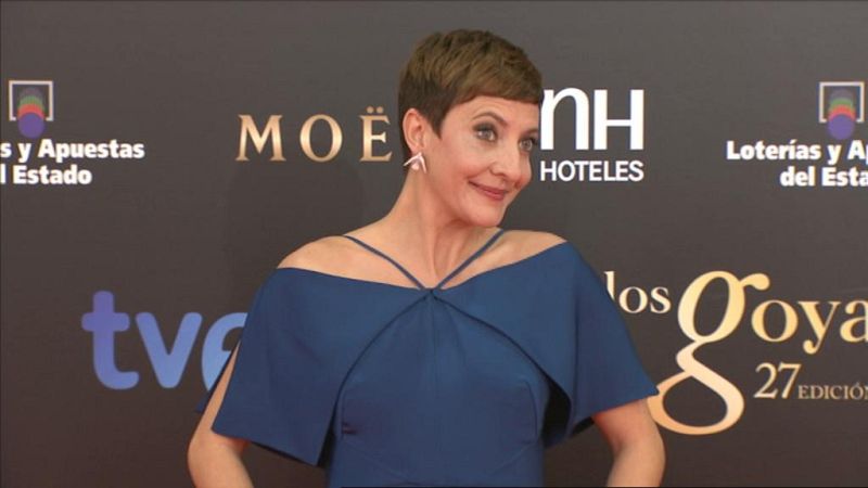 Eva Hache presenta por segundo año consecutivo la gala de los Premios Goya. En la alfombra roja ha lucido un vestido de Juanjo Lluva y joyas de Andrés Gallardo. según informa Rafael Muñoz.
