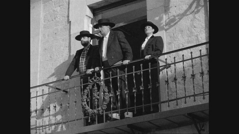 La versión actualizada de Bienvenido Mister Marshall, con Paco León y Eva Hache, entre otros, ha dado comienzo a la gala.