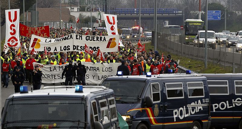 Trabajadores de la compañía aérea Iberia, en una marcha de protesta contra el ERE