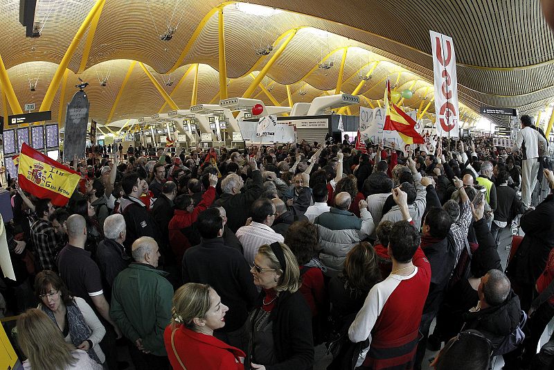 Los trabajadores de Iberia, en la terminal T4 del aeropuerto de Madrid-Barajas