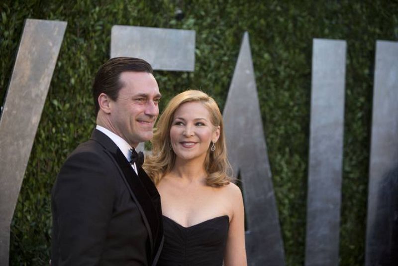  Jon Hamm y Jennifer Westfeldt, en una fiesta tras la gala.