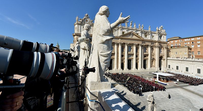 "Amar a la Iglesia significa también tener la valentía de tomar decisiones difíciles", ha dicho el papa.