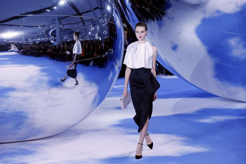 Desfile de Raf Simons para Dior. Semana del prêt-à-porter de París. Colecciones de otoño e invierno 2013/14.